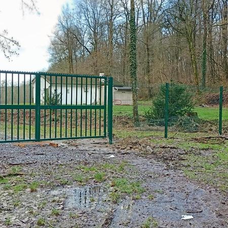 Deux étangs poissonneux au milieu des bois avec gîte moderne, la halte des deux lacs Rosée Exterior foto