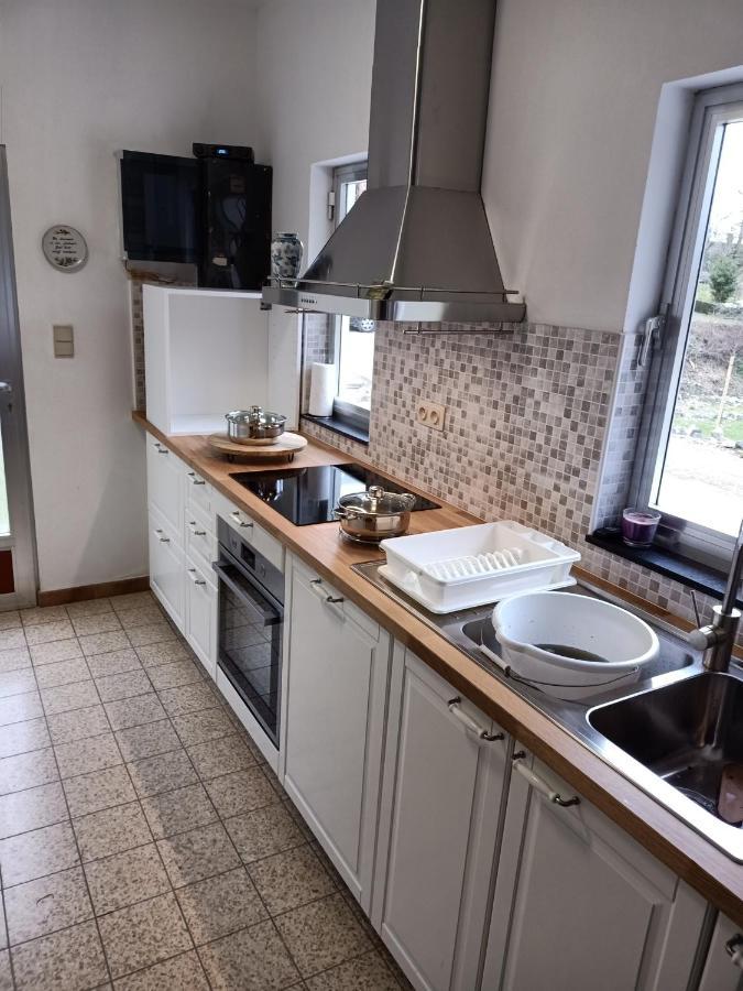 Deux étangs poissonneux au milieu des bois avec gîte moderne, la halte des deux lacs Rosée Exterior foto