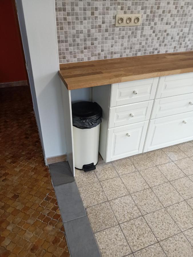Deux étangs poissonneux au milieu des bois avec gîte moderne, la halte des deux lacs Rosée Exterior foto